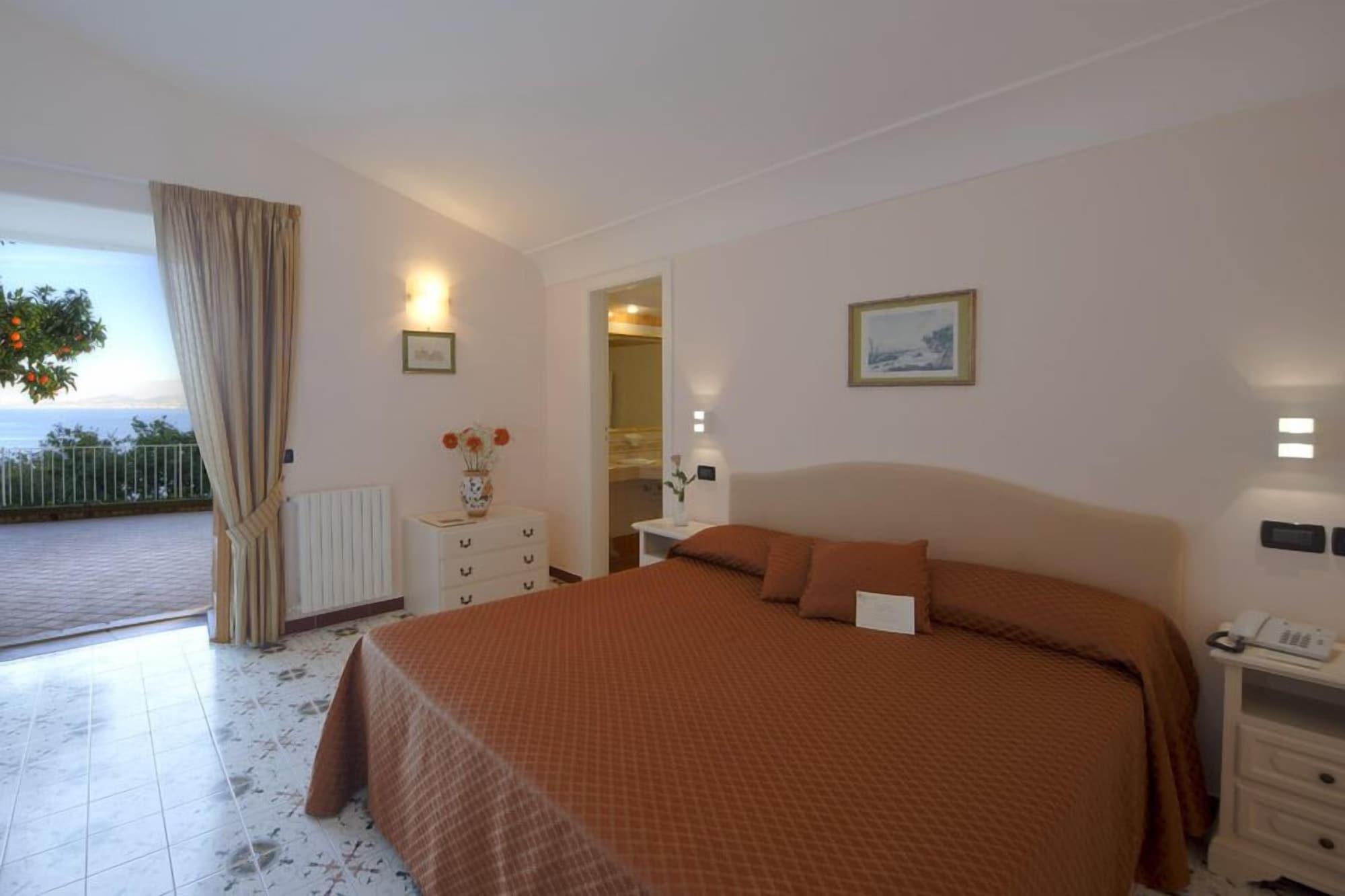 Le Querce Resort Sea Thermae & Spa Иския Екстериор снимка