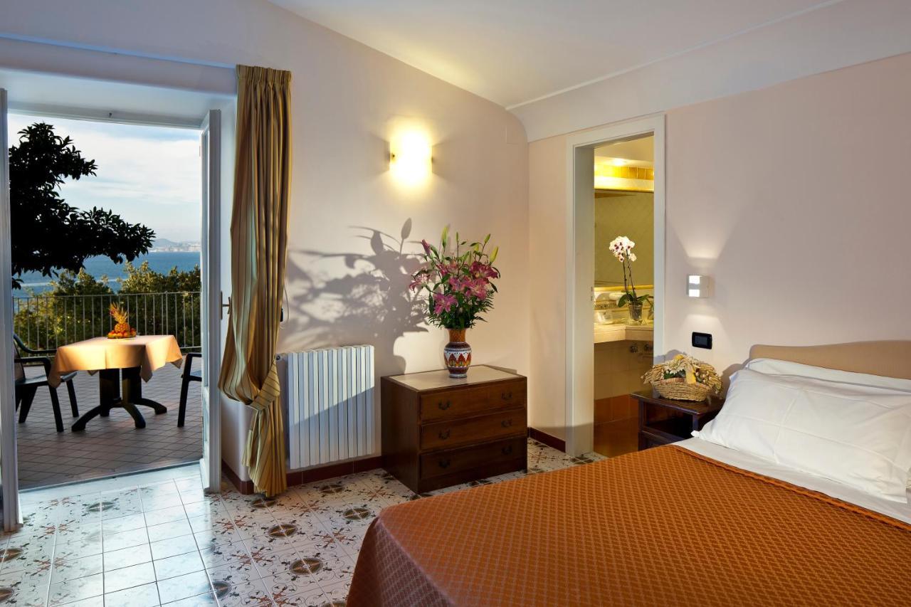 Le Querce Resort Sea Thermae & Spa Иския Екстериор снимка